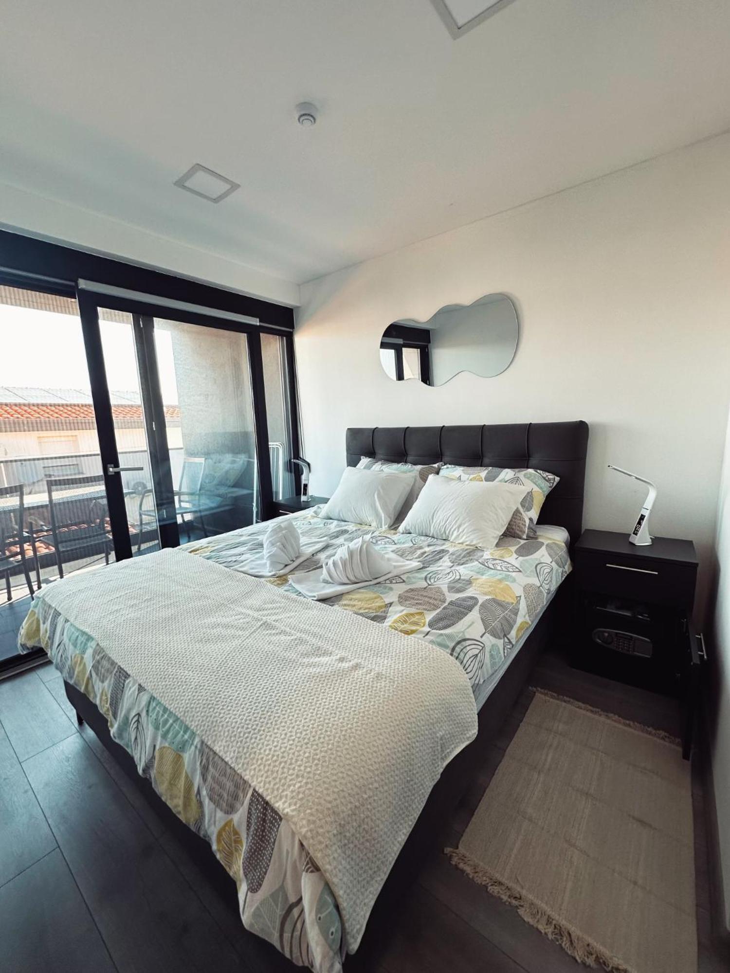 Monachus Apartments Vir Exterior photo